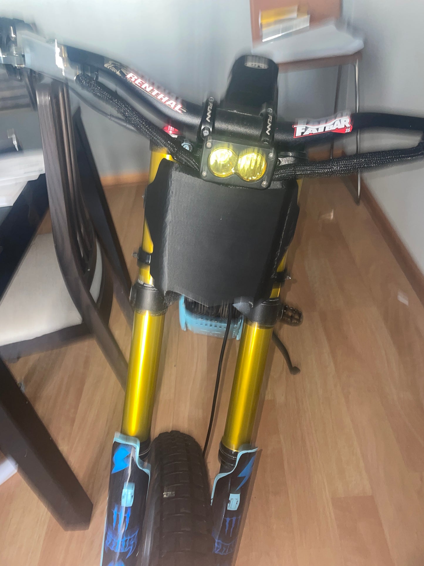 Motocutz plate