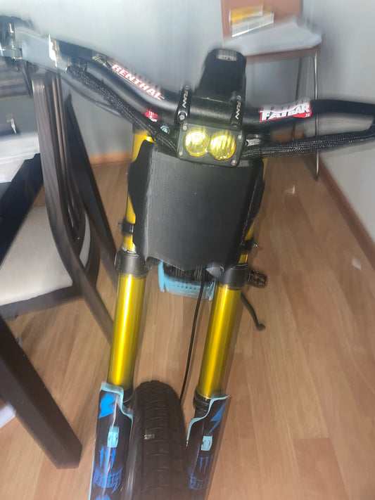 Motocutz plate